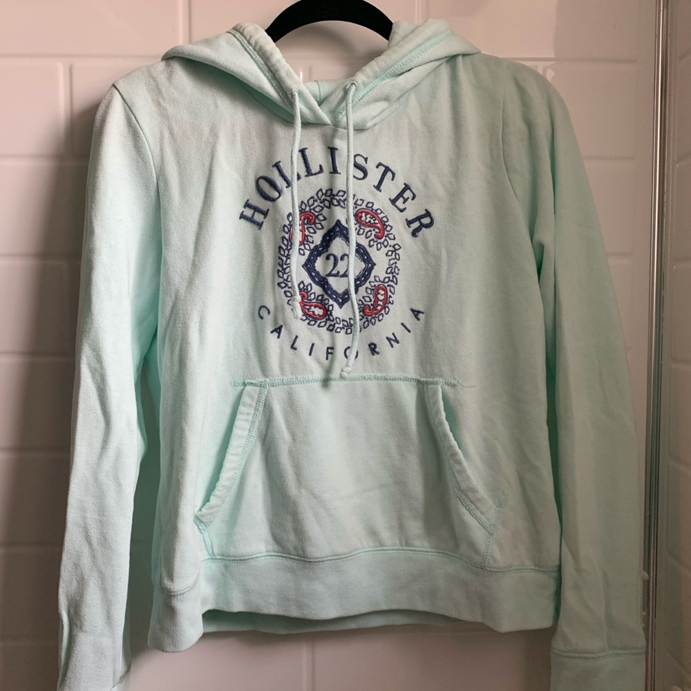 Hollister hoodie🦋